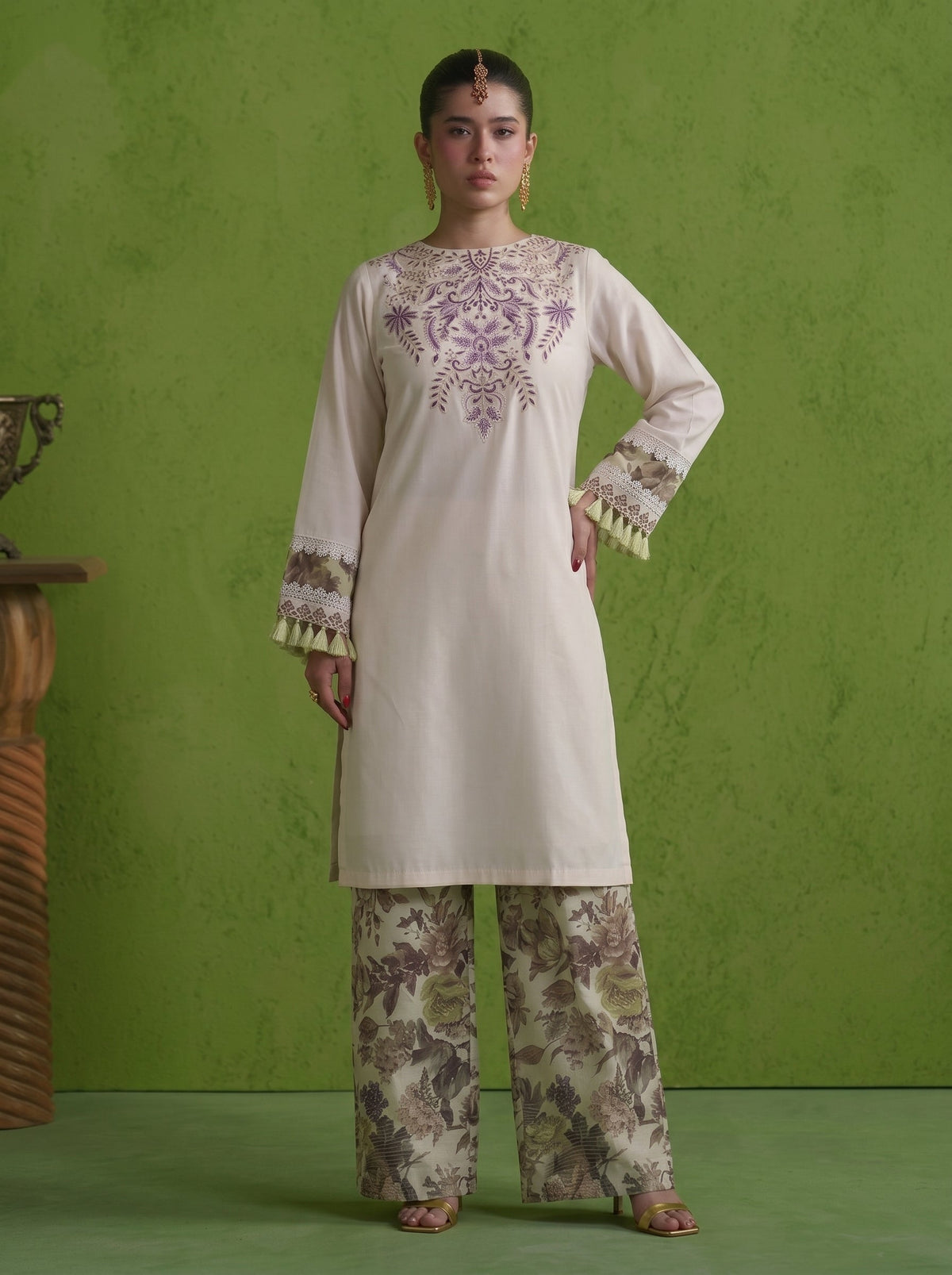 Sosan Embroidered -3pc