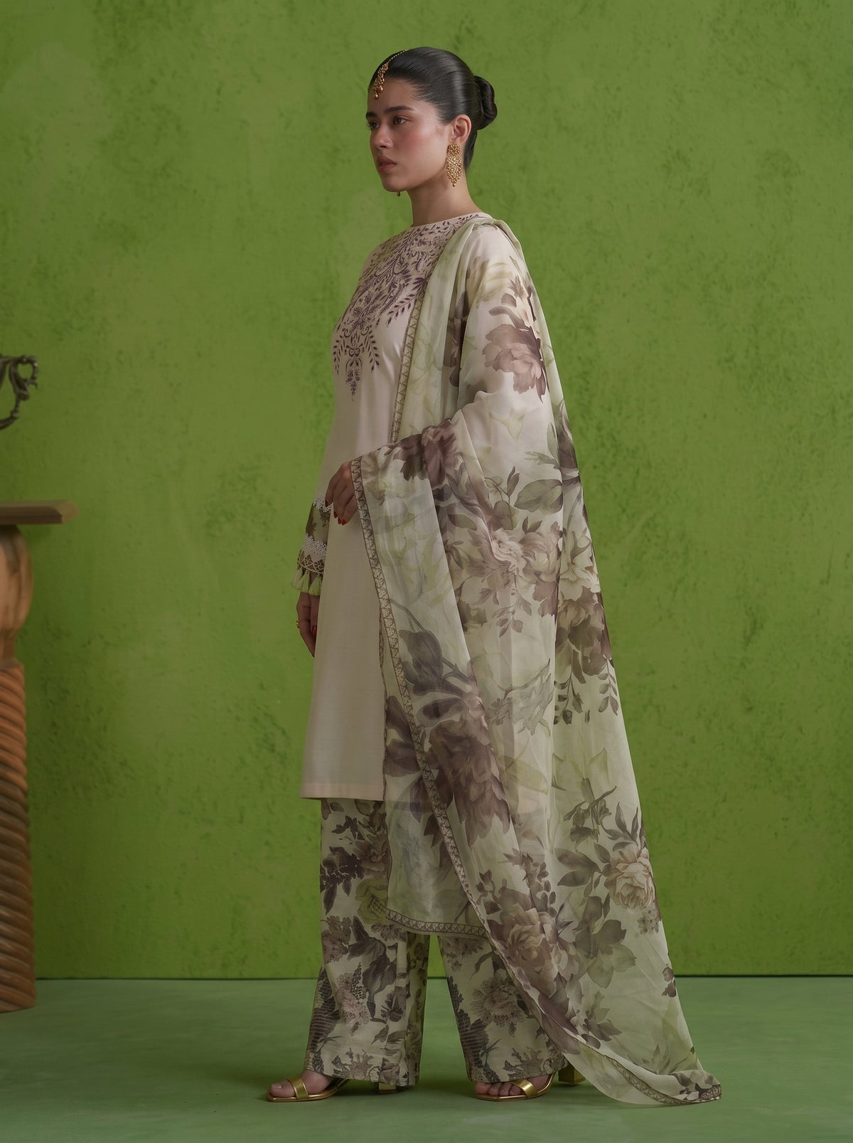 Sosan Embroidered -3pc